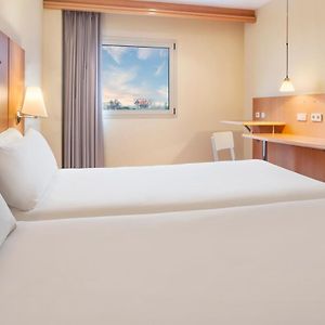 Habitación Estándar con 2 Camas Individuales